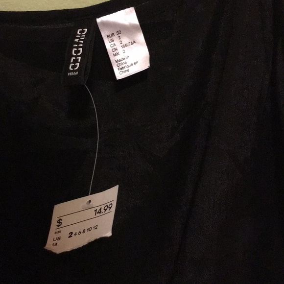 H&M Black pleated bottom trim crop top - Picture 5 of 5